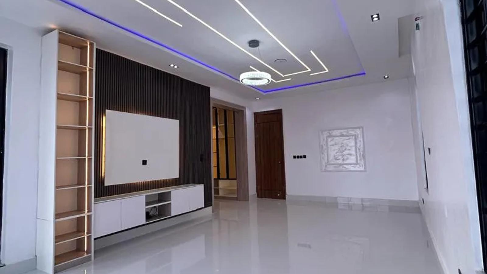 5 Bedroom Fully Detached Duplex