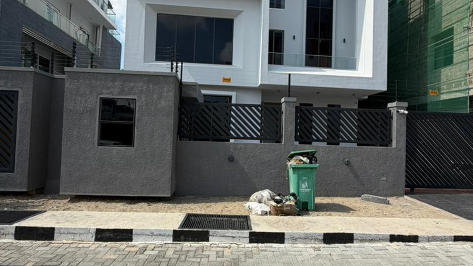 5 Bedroom Fully Detached Duplex