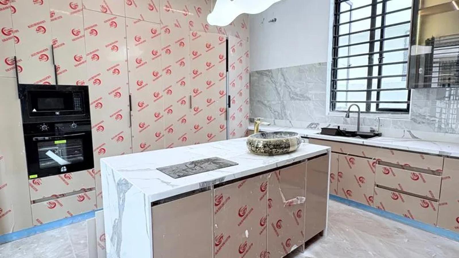 5 Bedroom Fully Detached Duplex