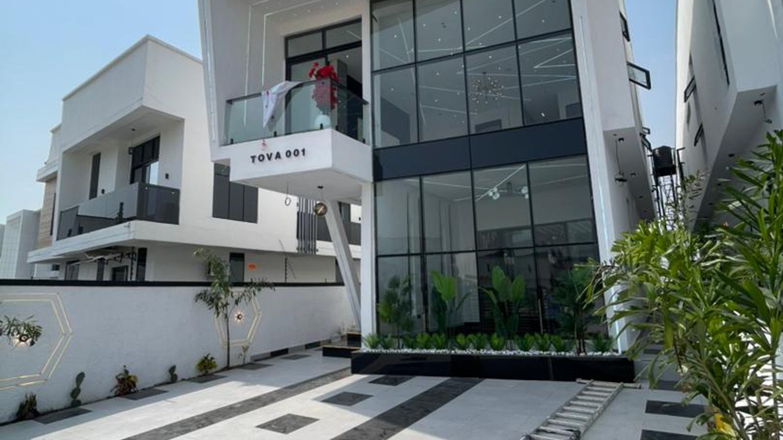 5 Bedroom Fully Detached Duplex