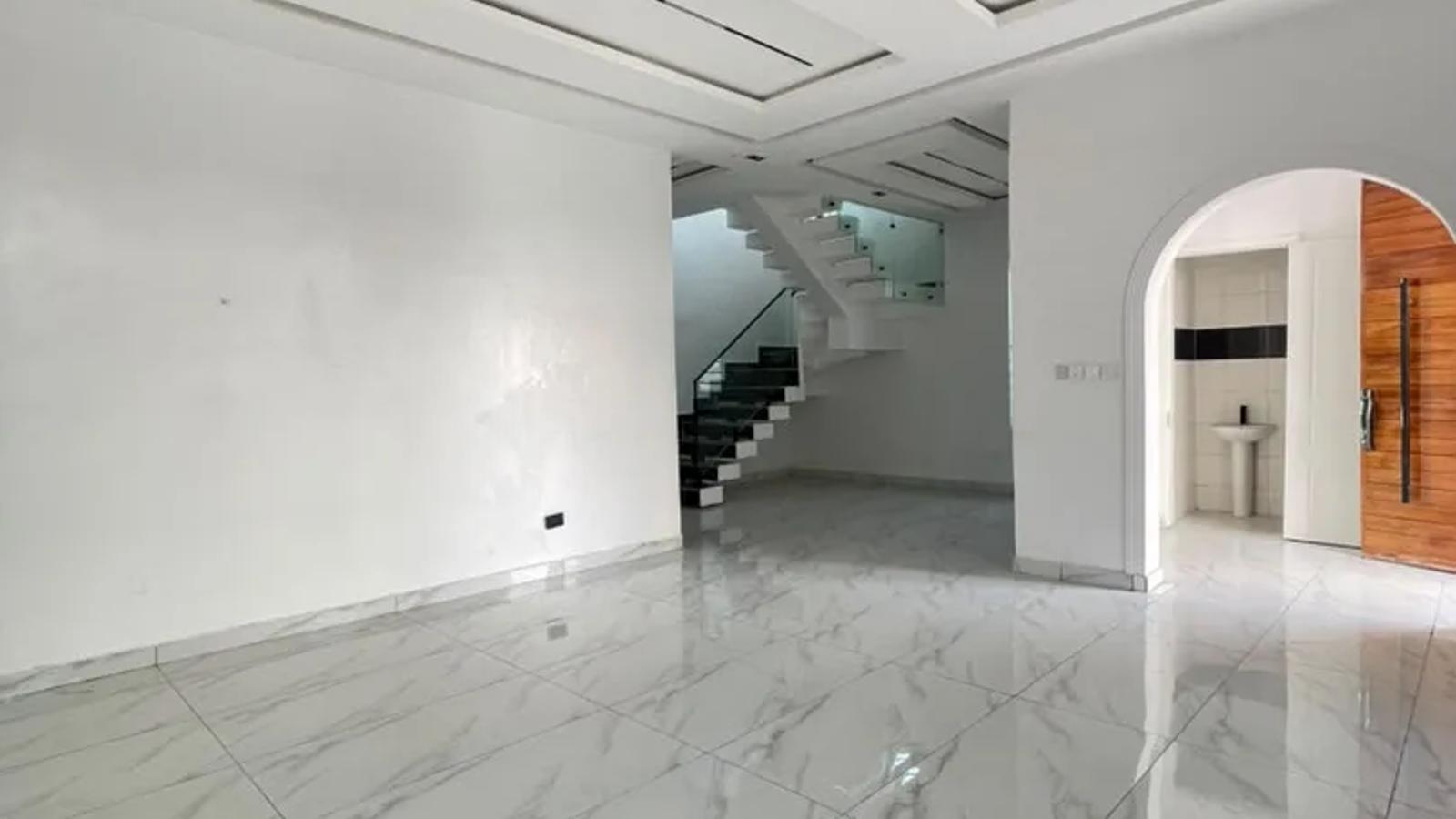 5 Bedroom Fully Detached Duplex