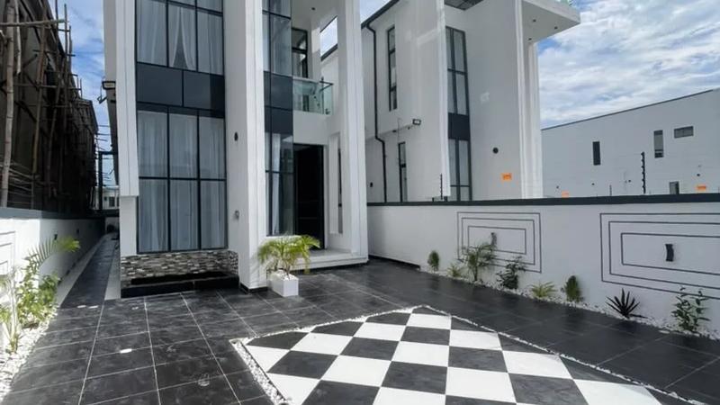 5 Bedroom Fully Detached Duplex