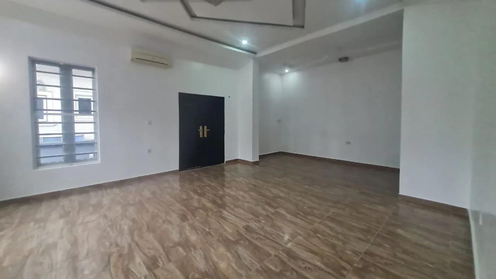 5 Bedroom Fully Detached Duplex