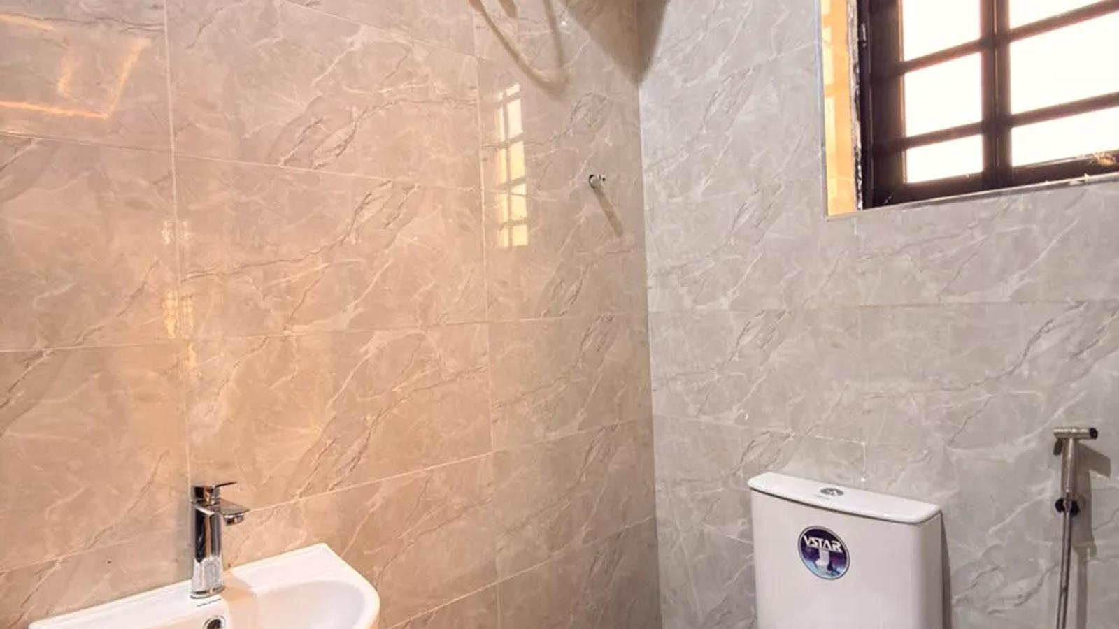 5 Bedroom Fully Detached Duplex