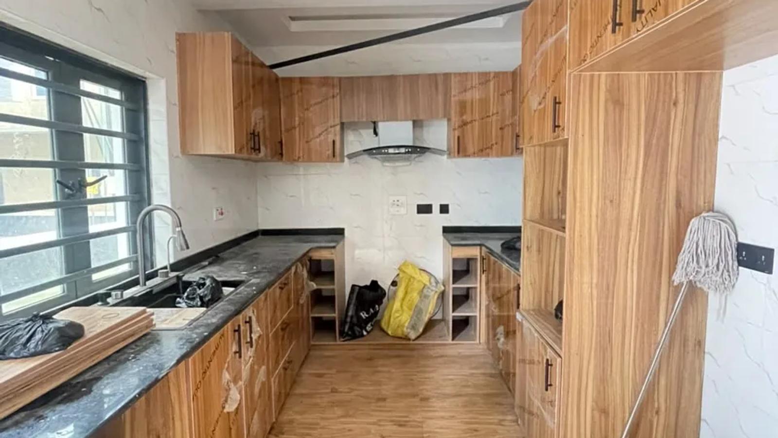 5 Bedroom Semi Detached Duplex
