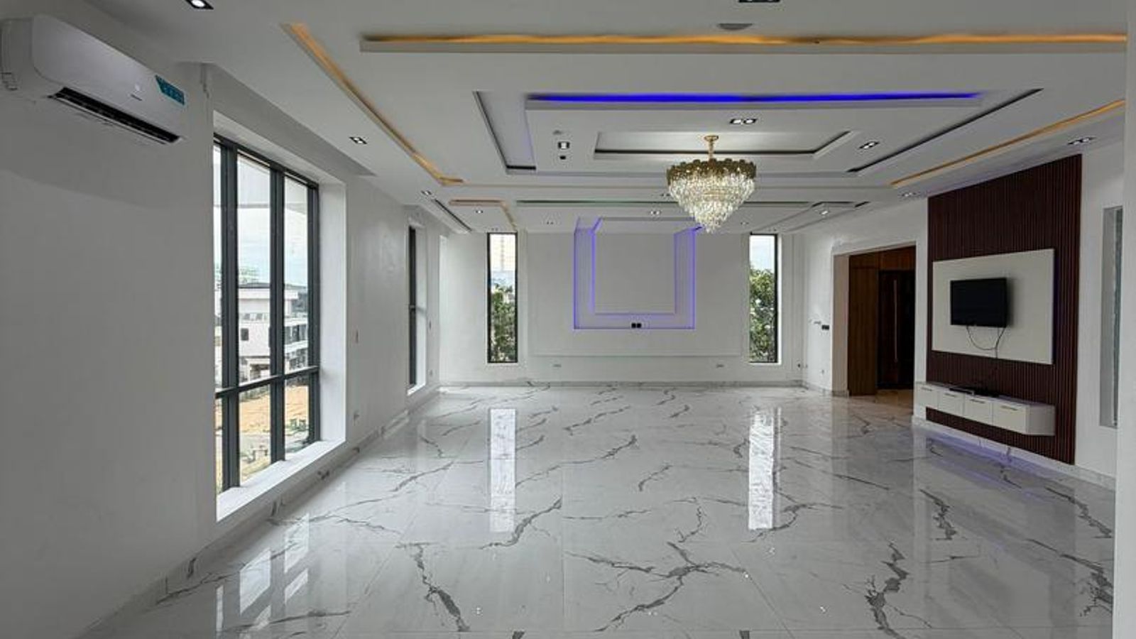 5 Bedroom Fully Detached Duplex