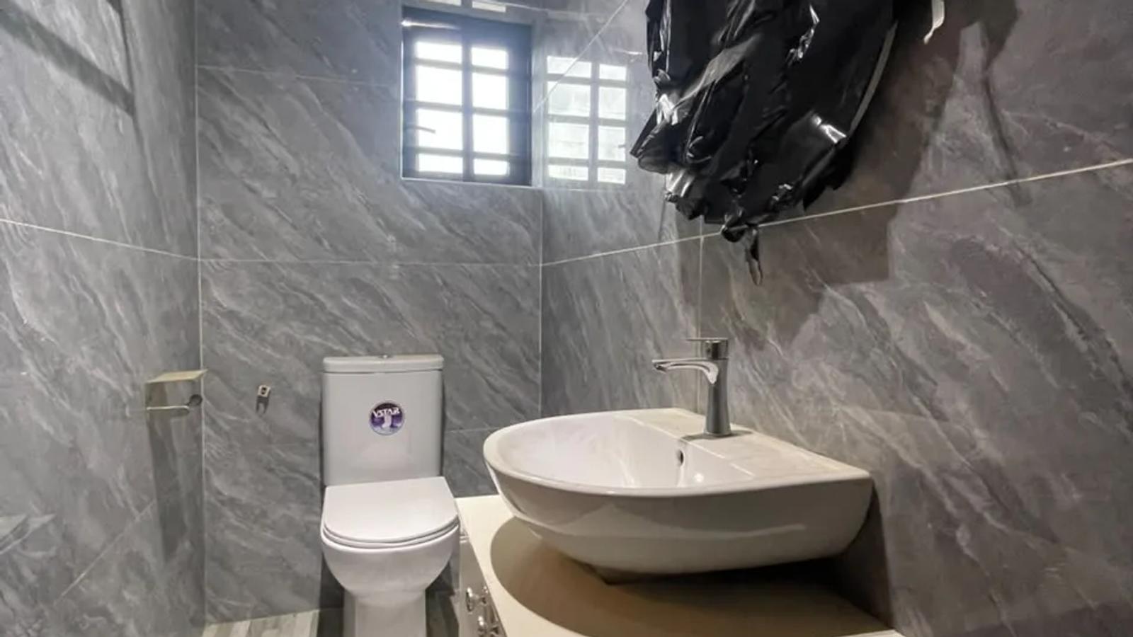 5 BEDROOM FULLY-DETACHED DUPLEX WITH BQ