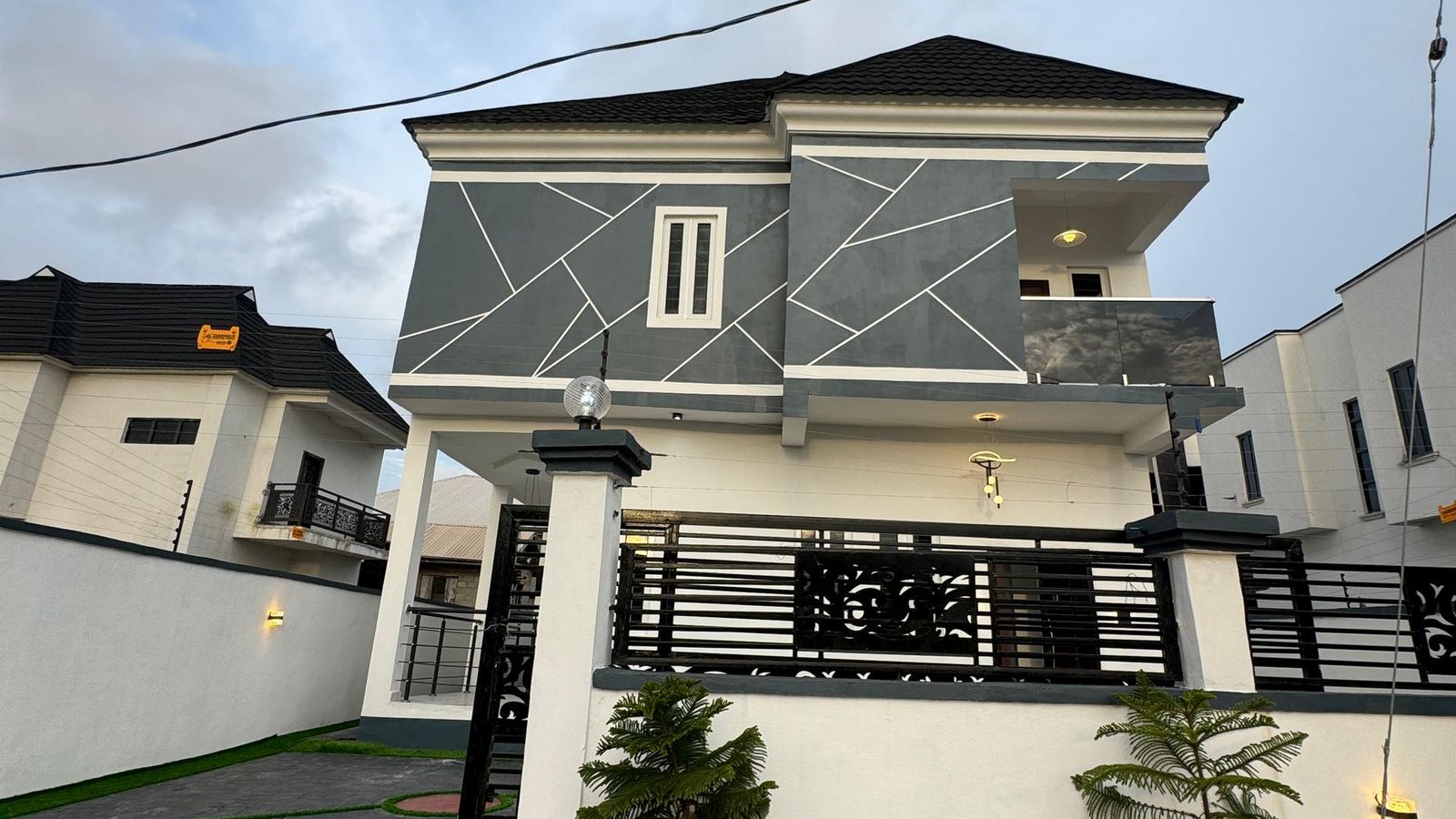 4 Bedroom Fully Detached Duplex
