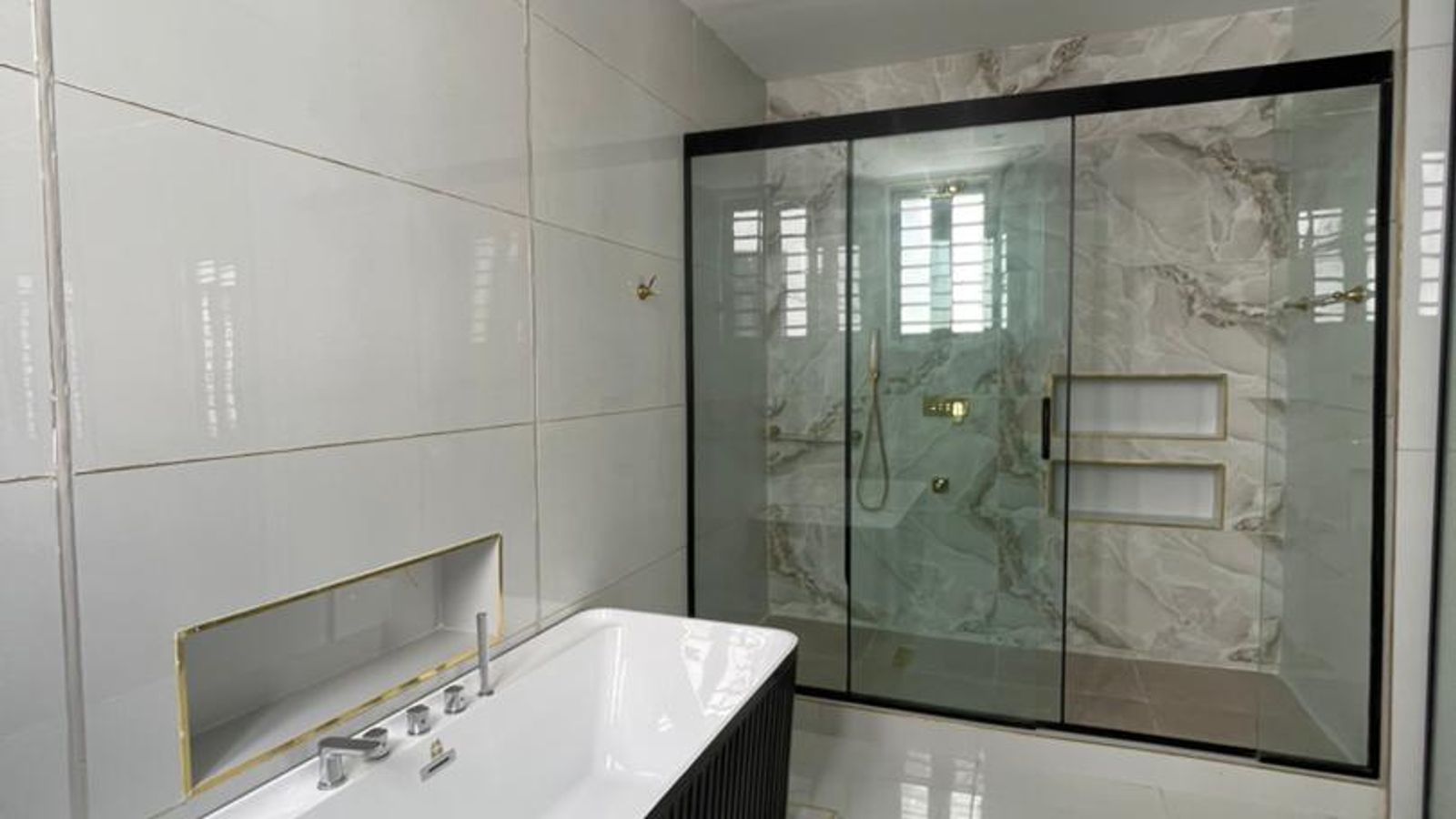 5 Bedroom Fully Detached Duplex