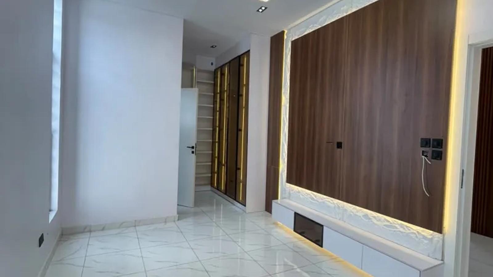 5 Bedroom Fully Detached Duplex
