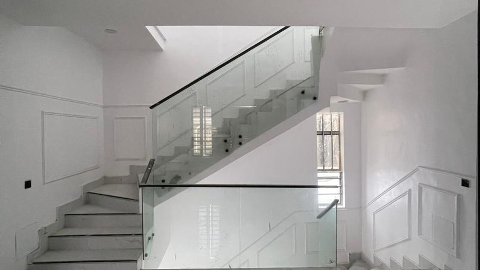 5 Bedroom Fully Detached Duplex