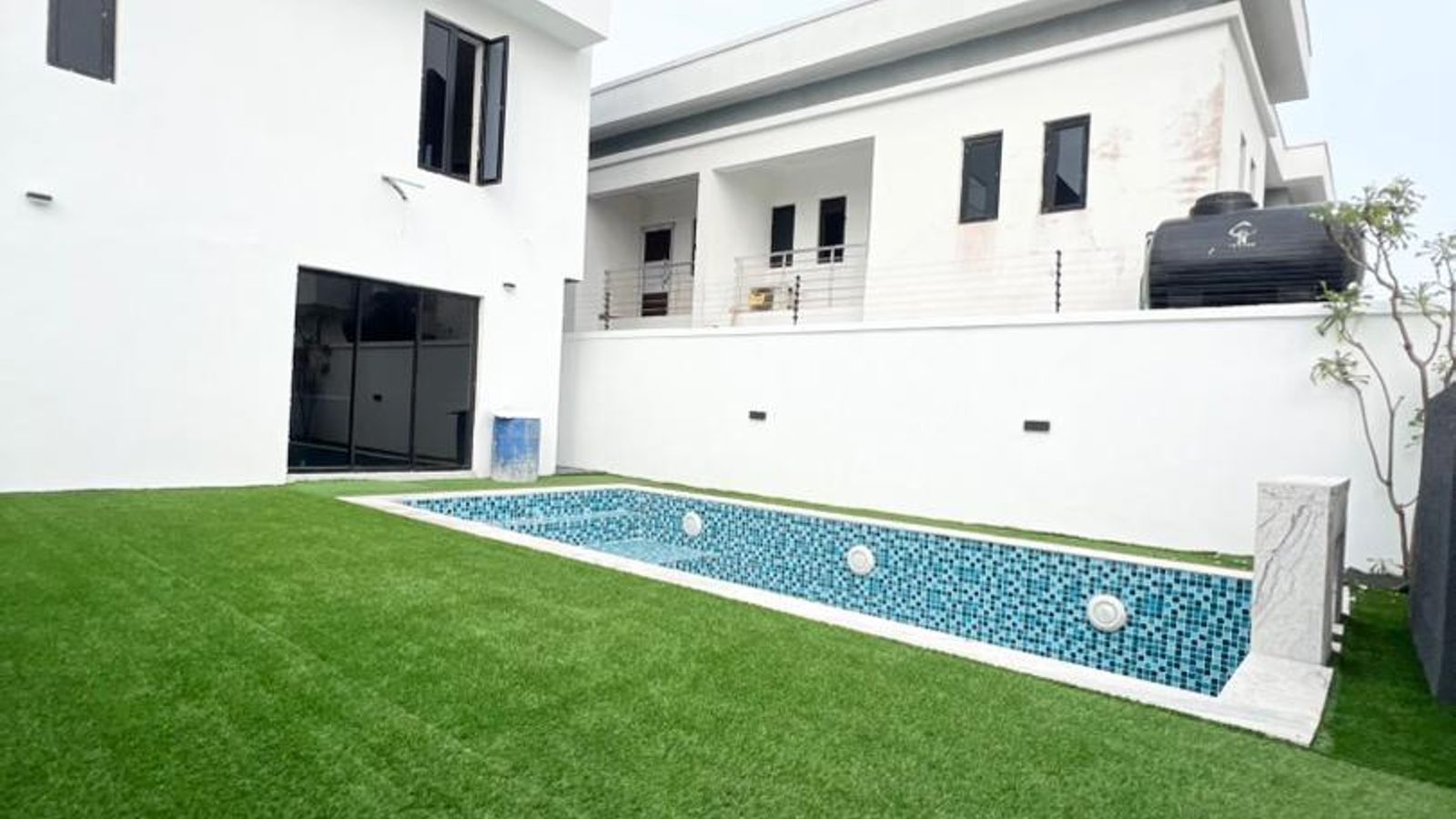 5 Bedroom Fully Detached Duplex