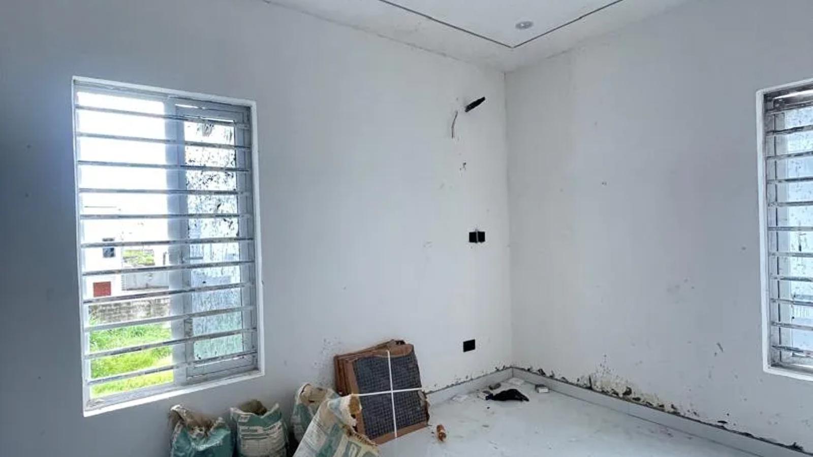 5 Bedroom Fully Detached Duplex