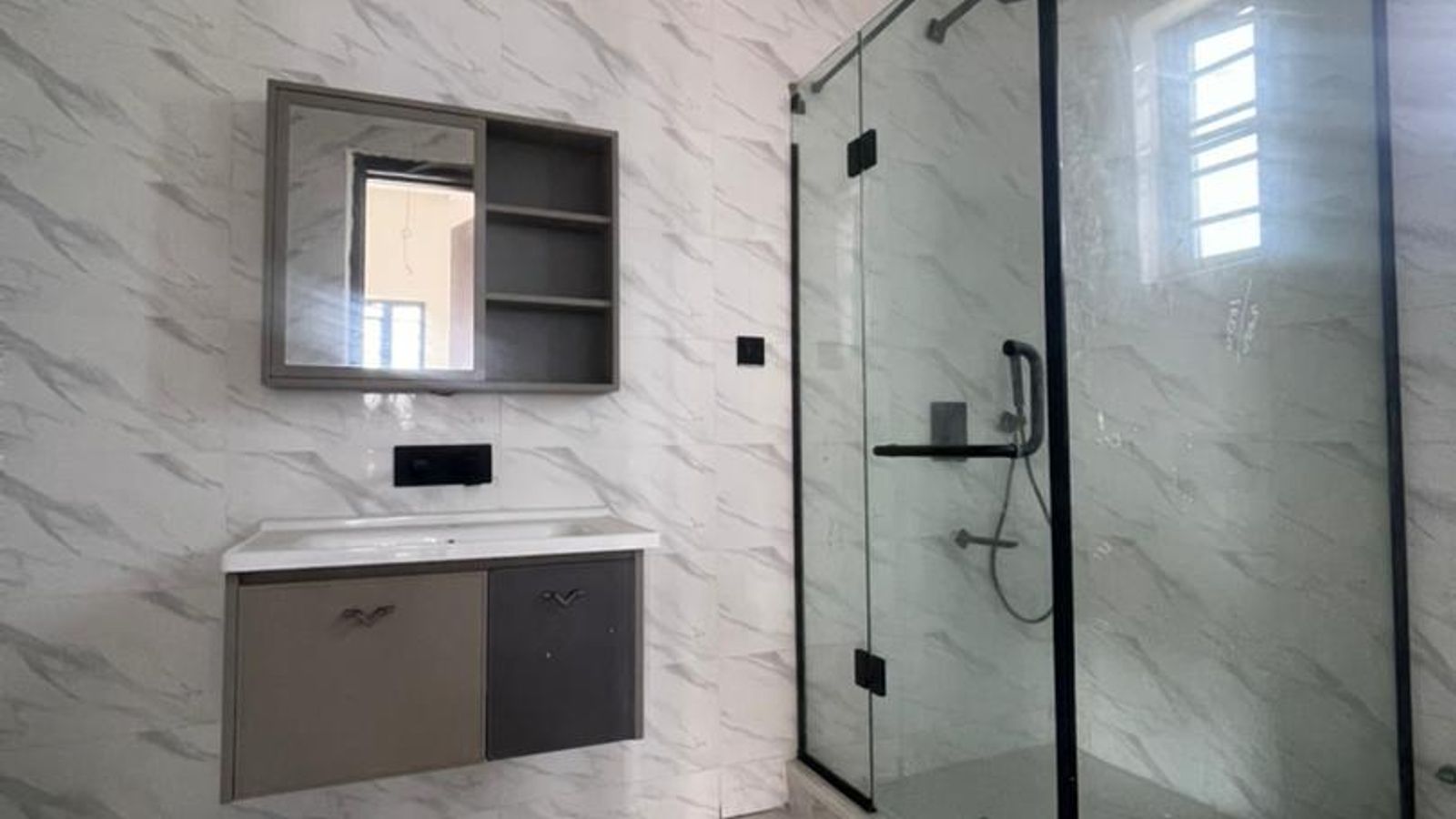 5 Bedroom Fully Detached Duplex