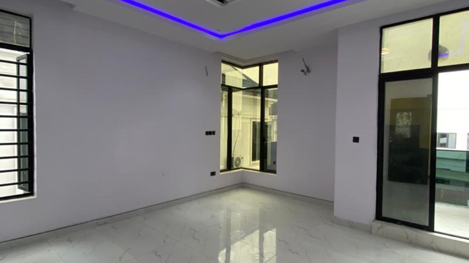 5 Bedroom Fully Detached Duplex
