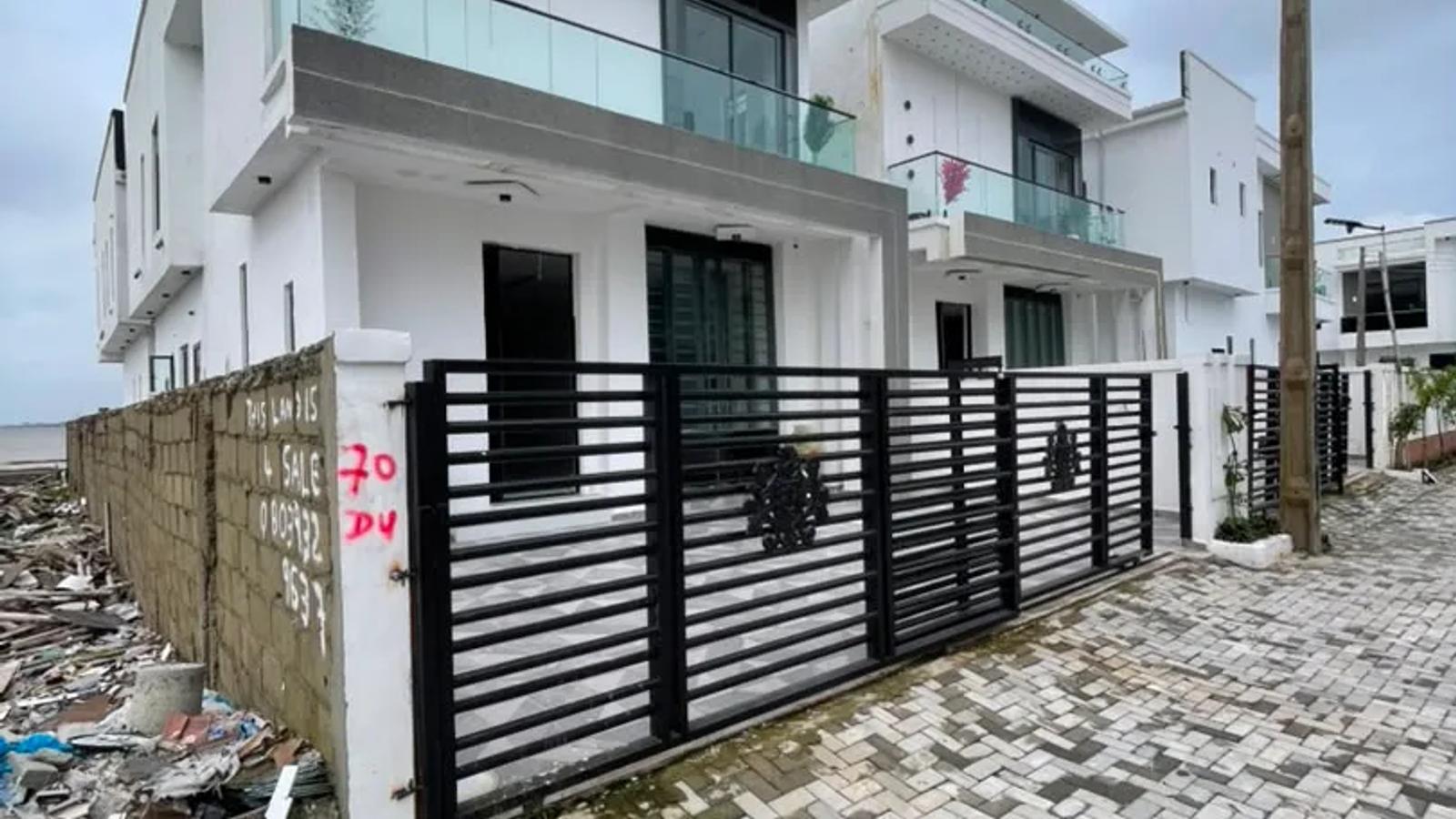 4 Bedroom Fully Detached Duplex