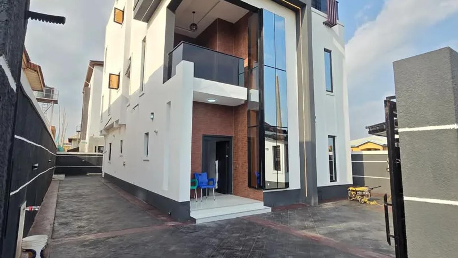 5 Bedroom Fully Duplex