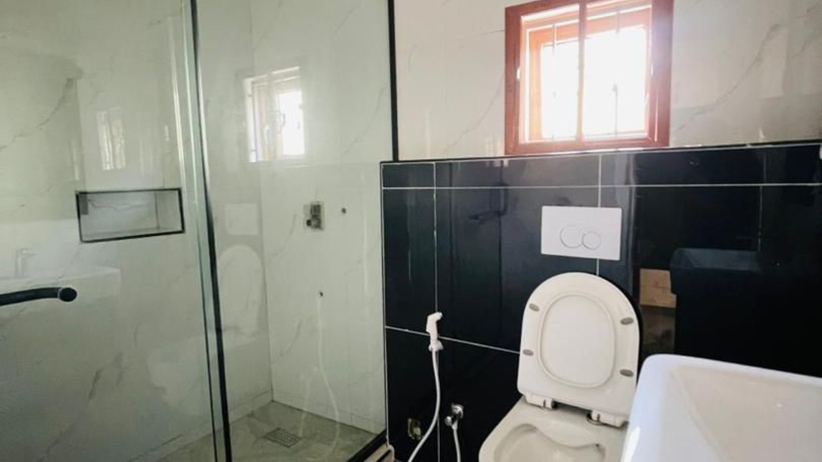 5 Bedroom Fully Detached Duplex