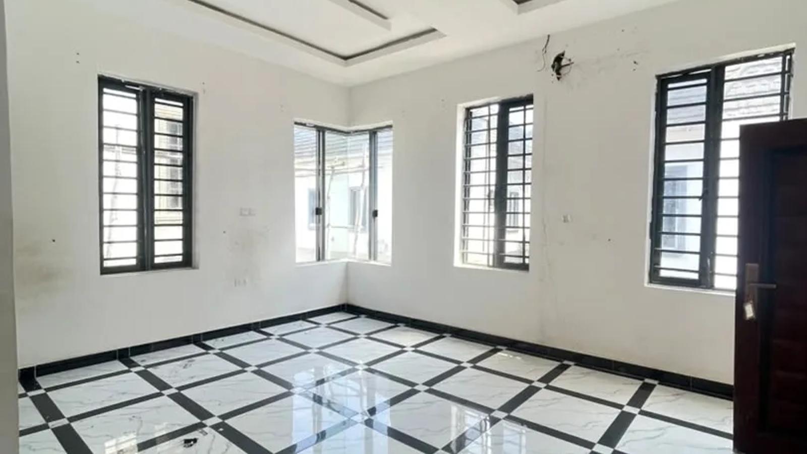 5 Bedroom Fully Detached Duplex