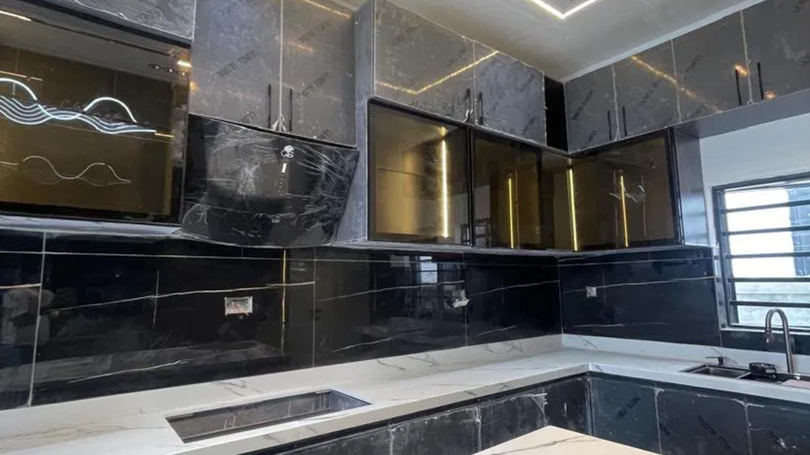 5 Bedroom Fully Detached Duplex