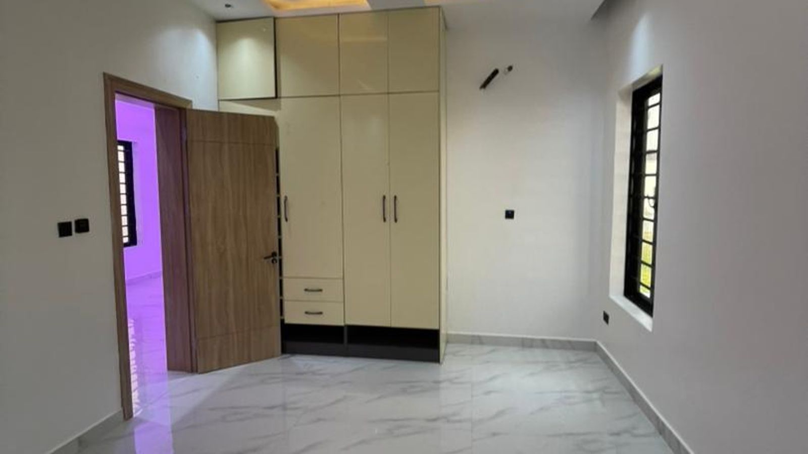 5 Bedroom Fully Detached Duplex