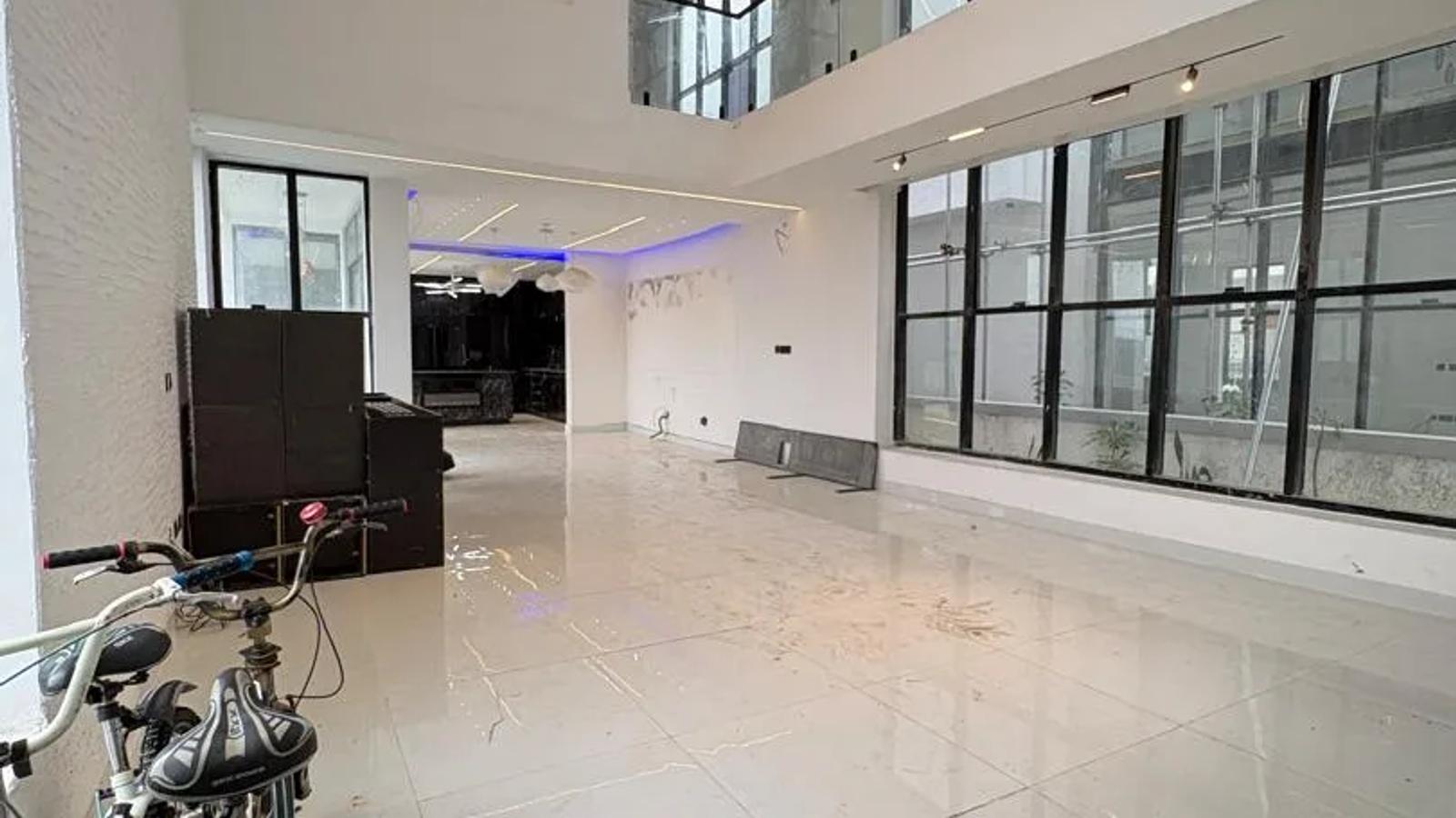5 Bedroom Fully Detached Duplex