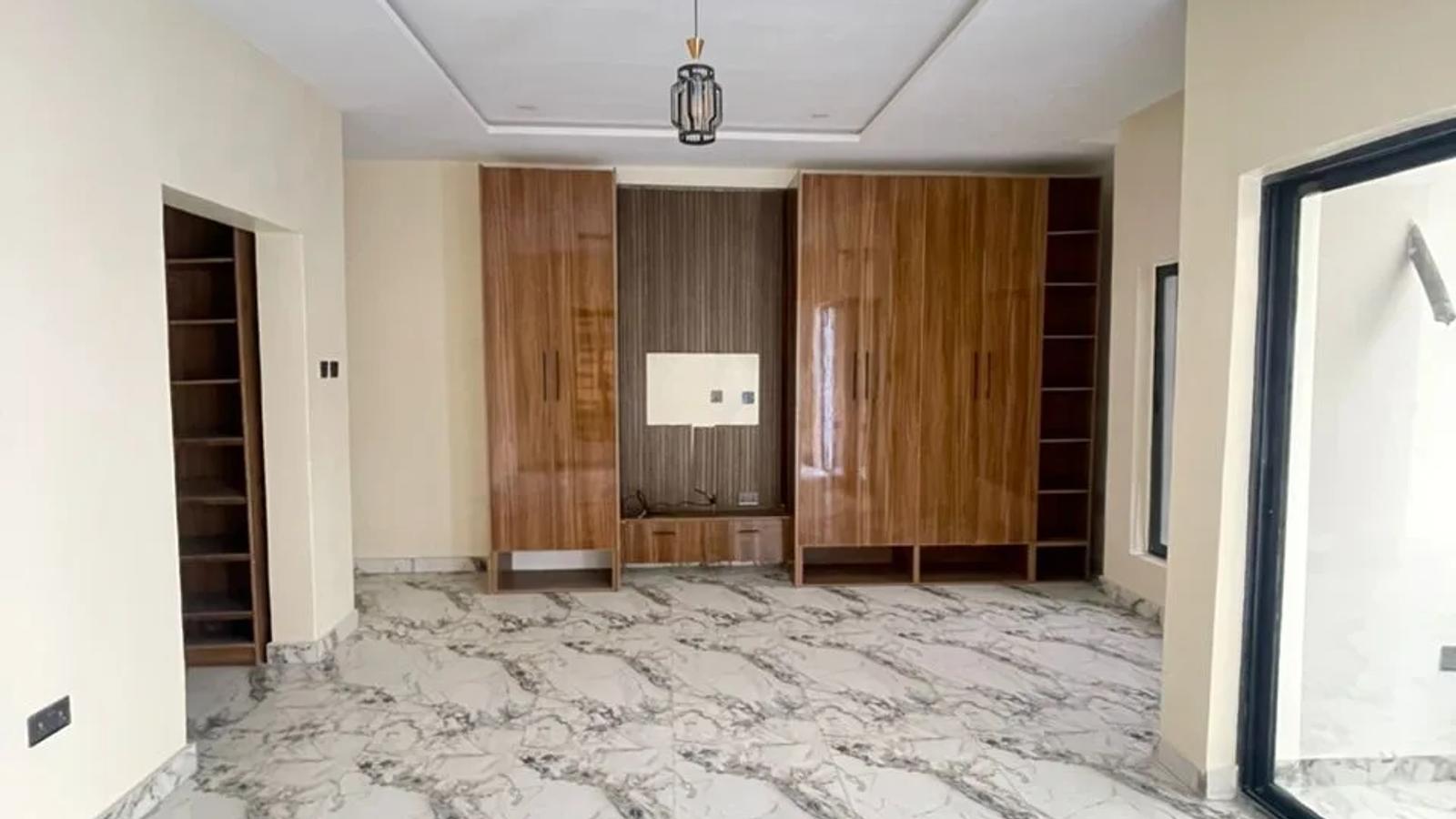 4 BEDROOM SEMI-DETACHED DUPLEX