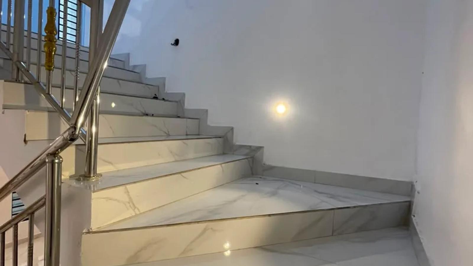 5 BEDROOM FULLY DETACHED DUPLEX WITH BQ