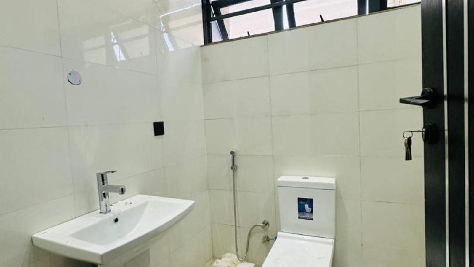 5 Bedroom Fully Detached Duplex