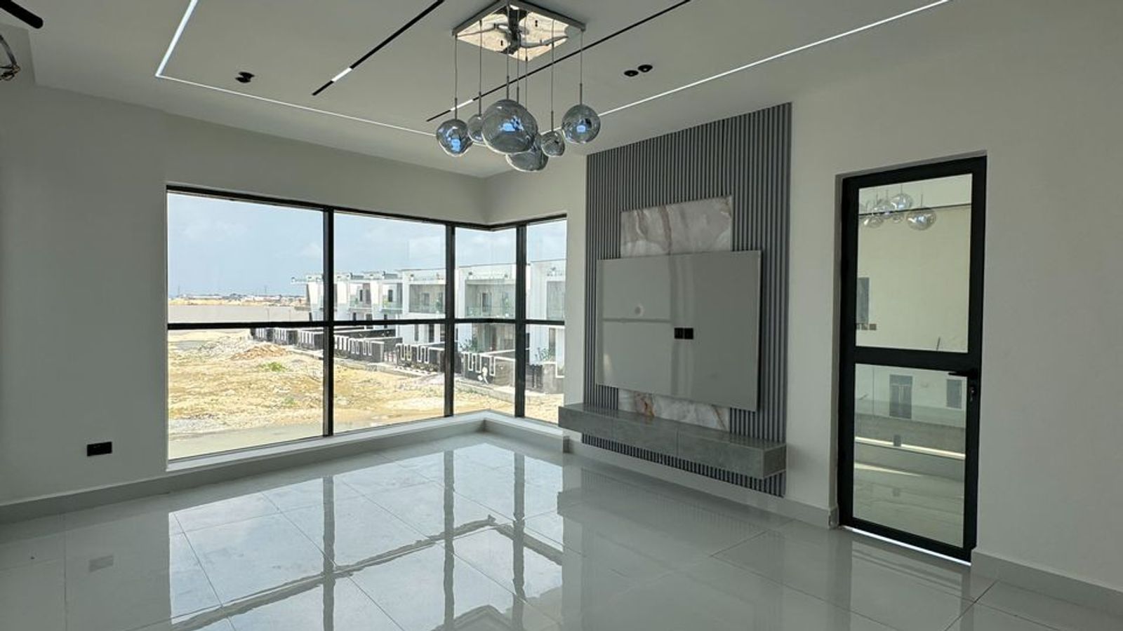 5 Bedroom Fully Detached Duplex
