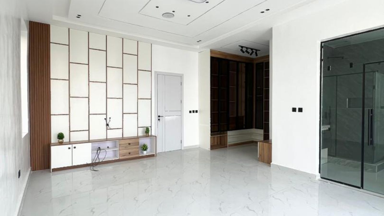 5 Bedroom Fully Detached Duplex