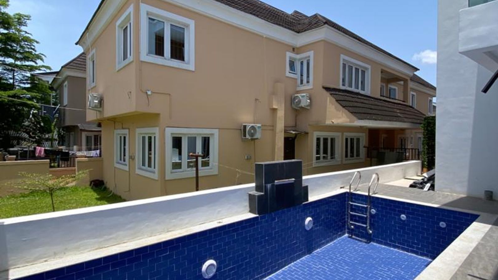 5 Bedroom Fully Detached Duplex