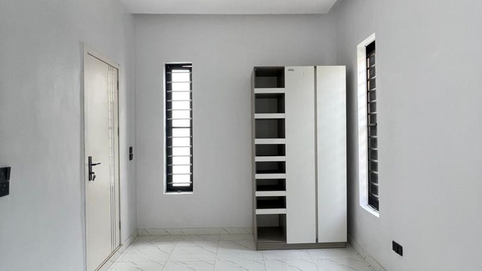 5 Bedroom Fully Detached Duplex