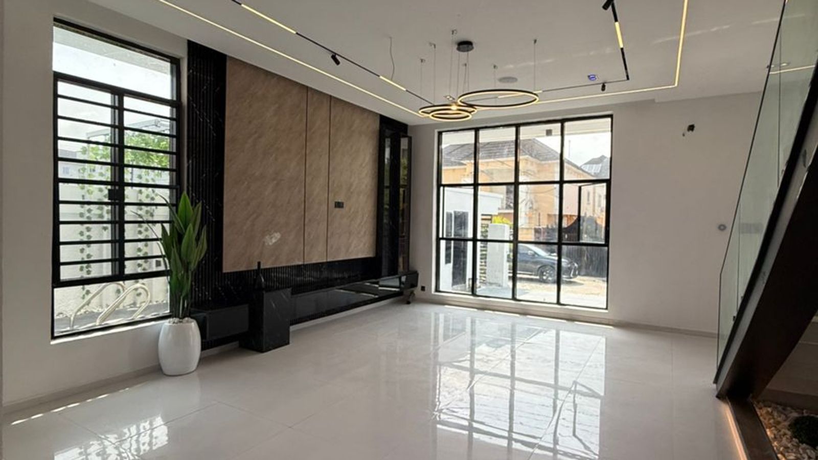 5 Bedroom Fully Detached Duplex