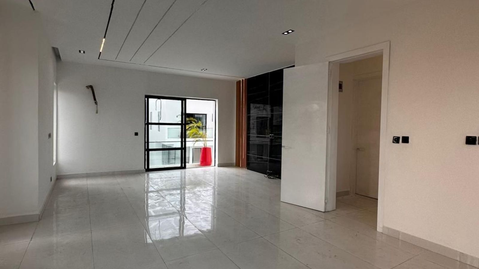 5 Bedroom Fully Detached Duplex