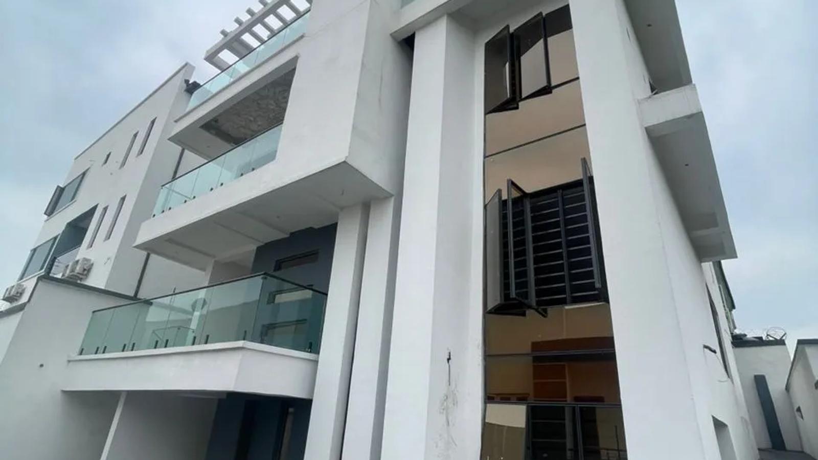 4 Bedroom Fully Detached Duplex