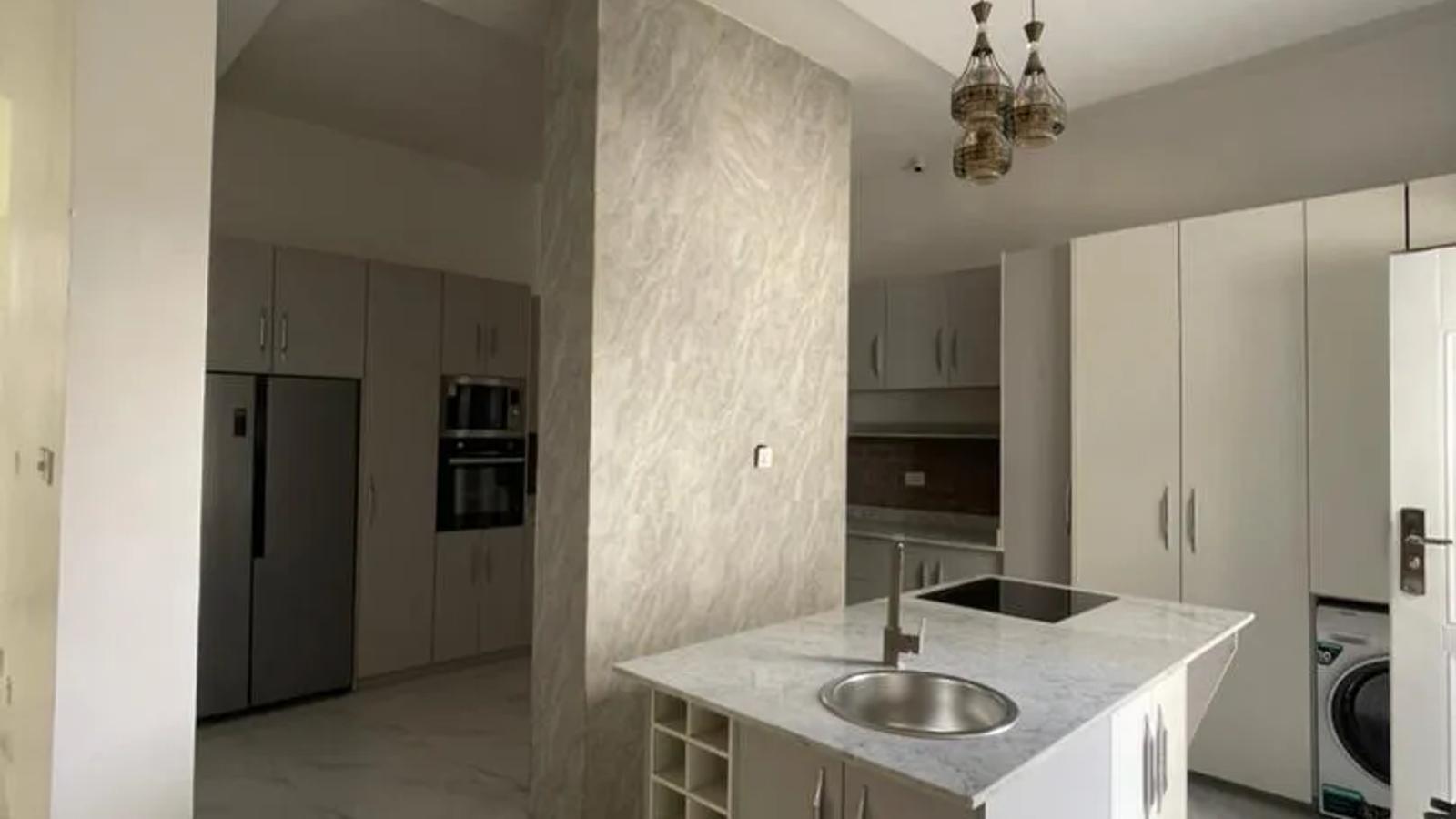 5 Bedroom Fully Detached Duplex