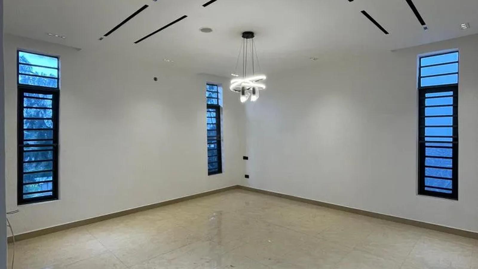 5 Bedroom Fully Detached Duplex