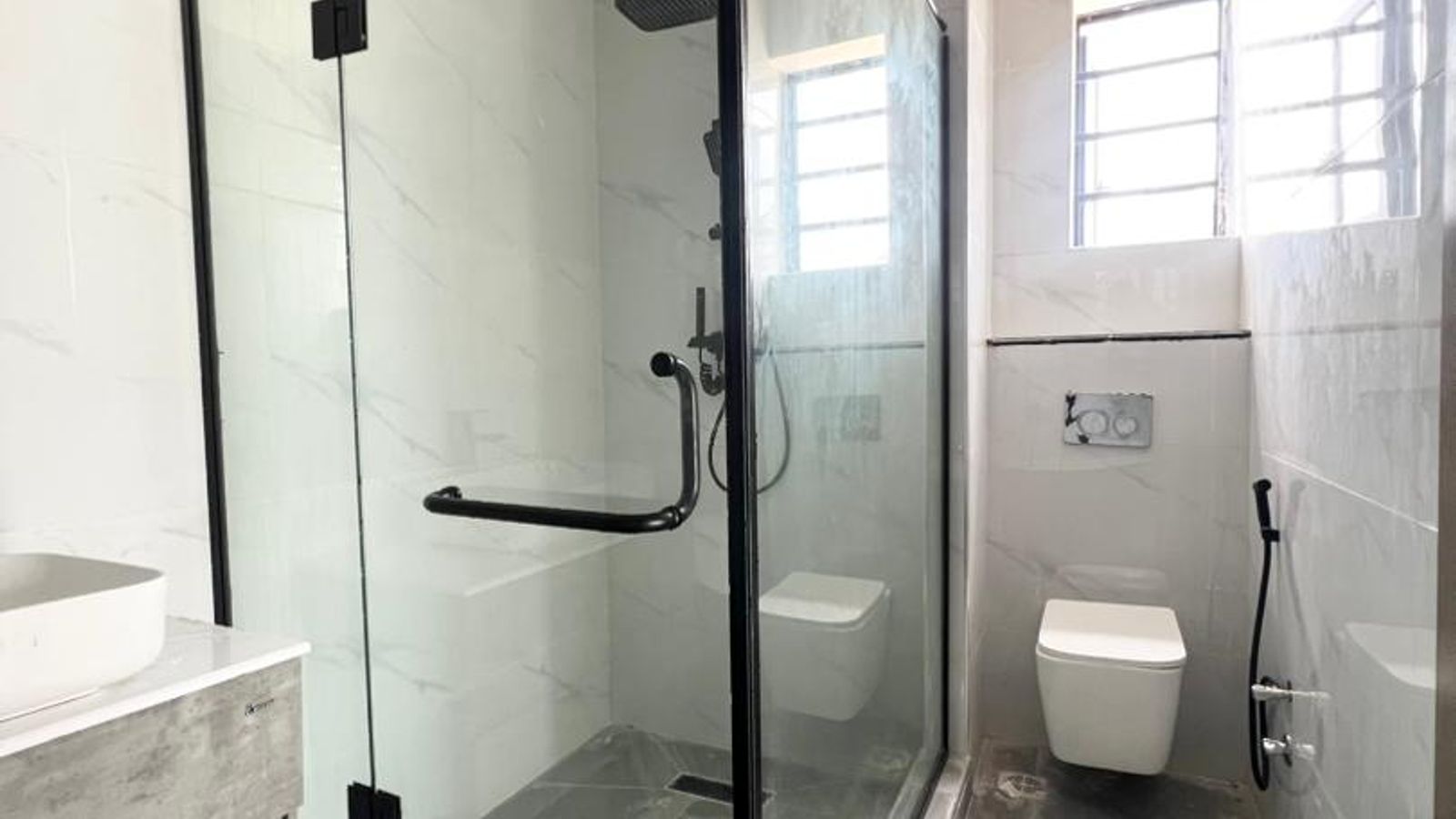 5 Bedroom Semi Detached Duplex