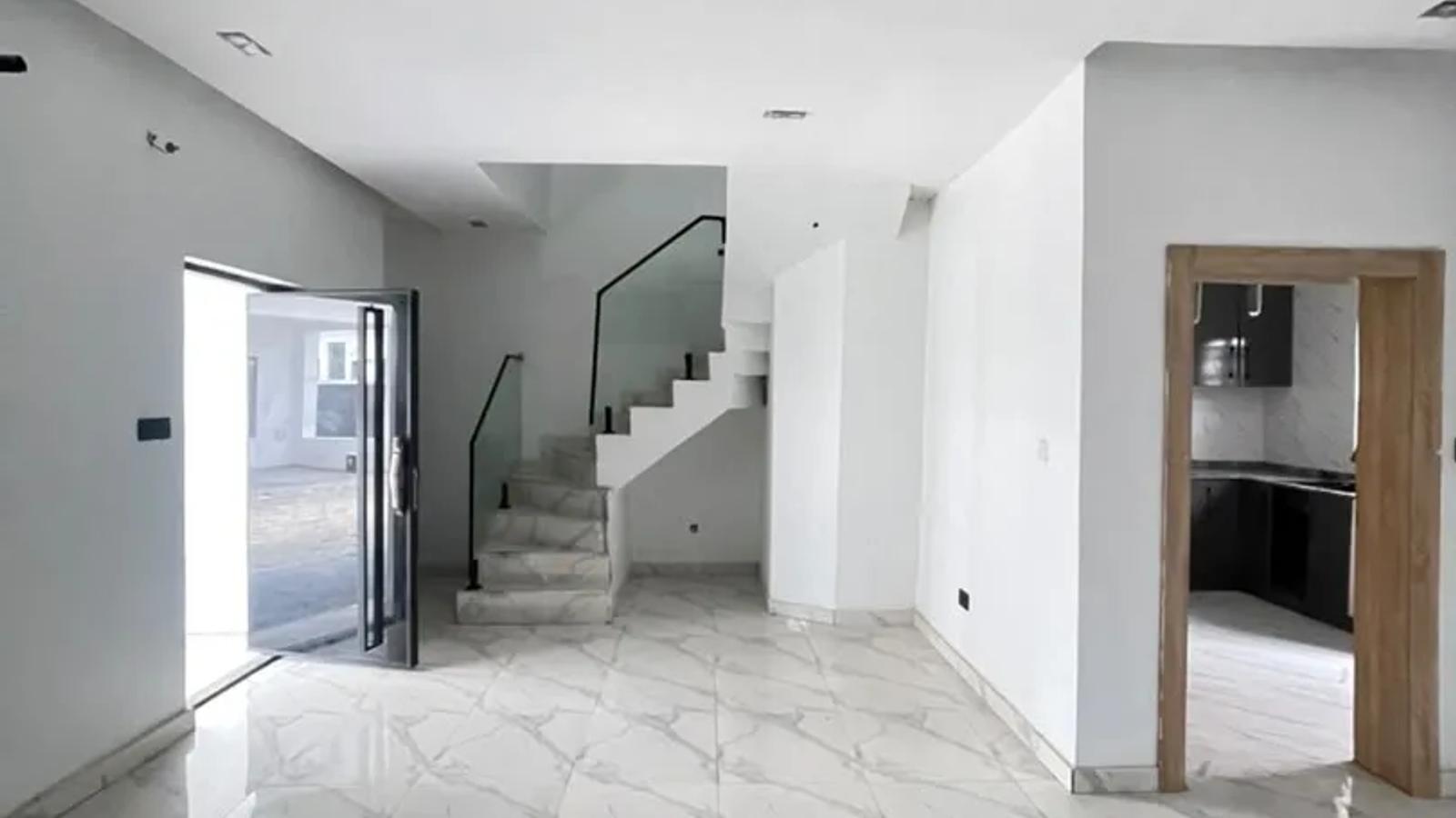 3 BEDROOM TERRACE DUPLEX WITH BQ
