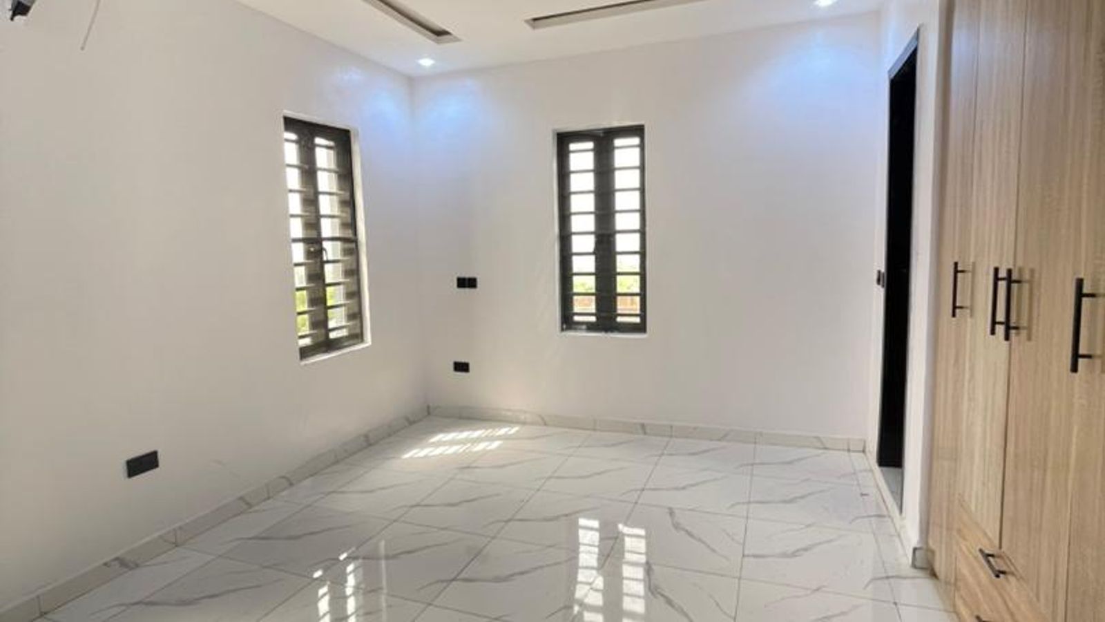 4 Bedroom Fully Detached Duplex