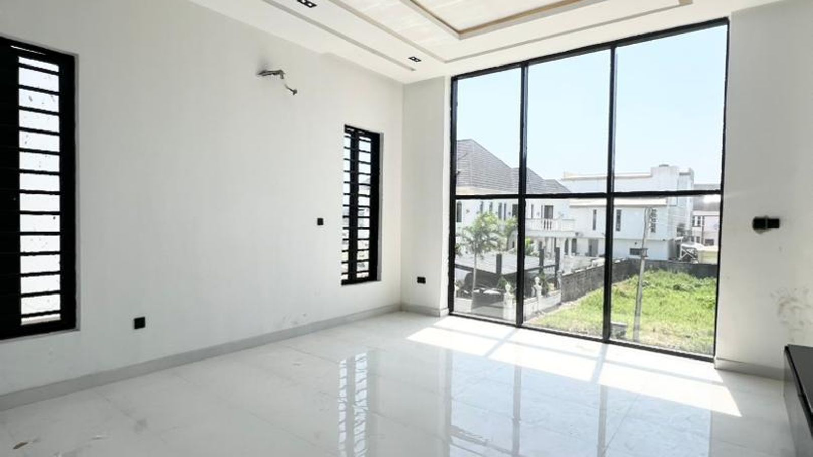 5 Bedroom Fully Detached Duplex