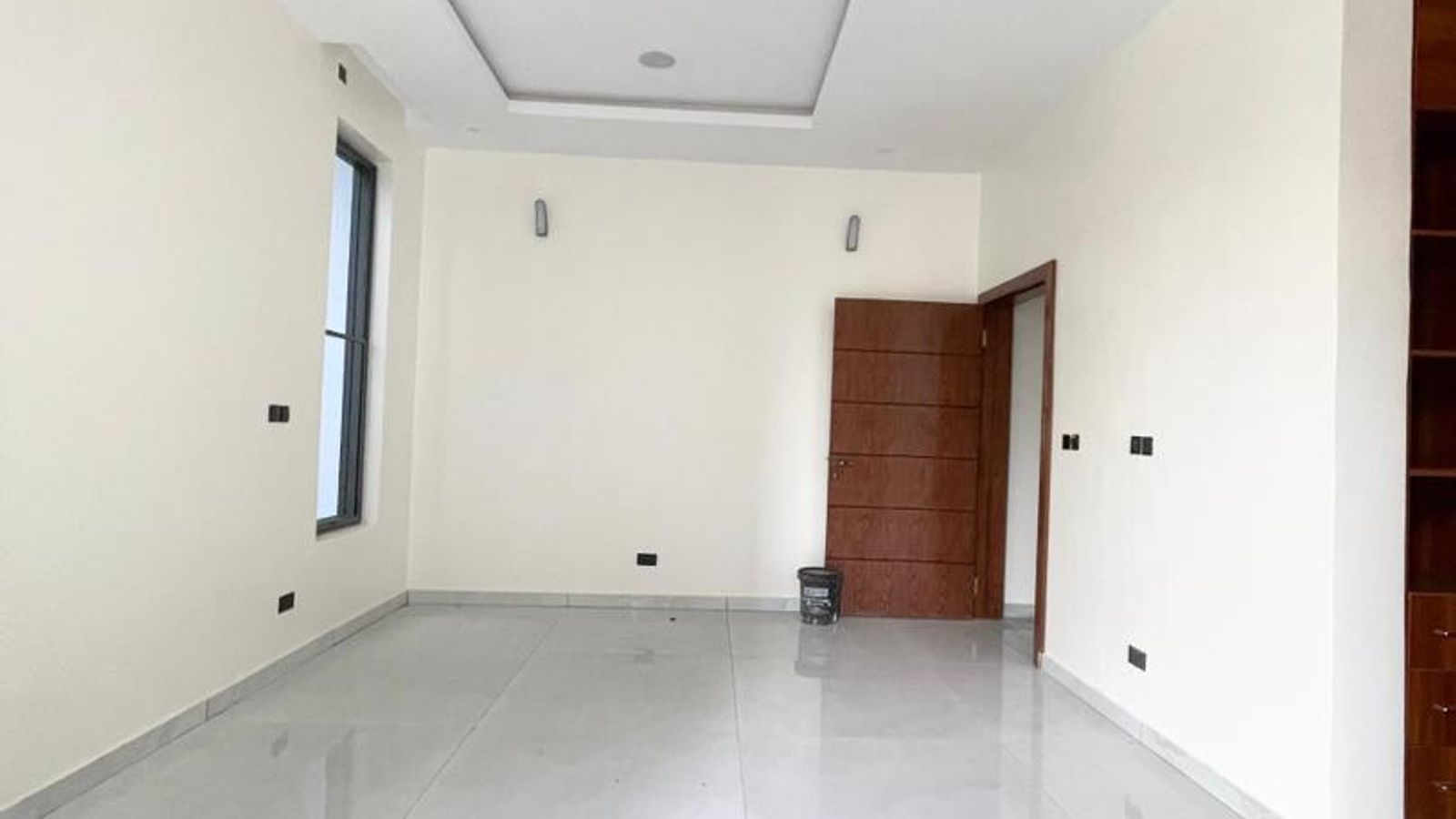 5 Bedroom Fully Detached Duplex