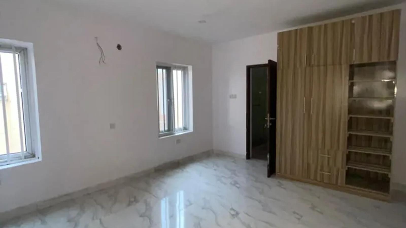 5 Bedroom Semi Detached Duplex