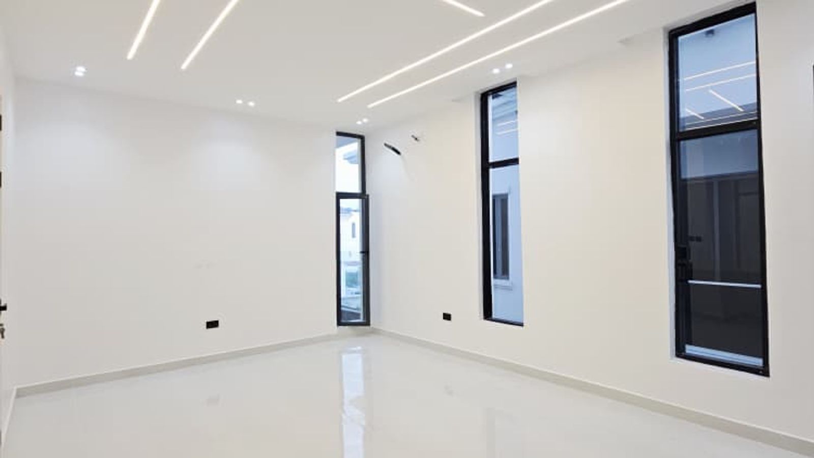 5 Bedroom Fully Detached Duplex