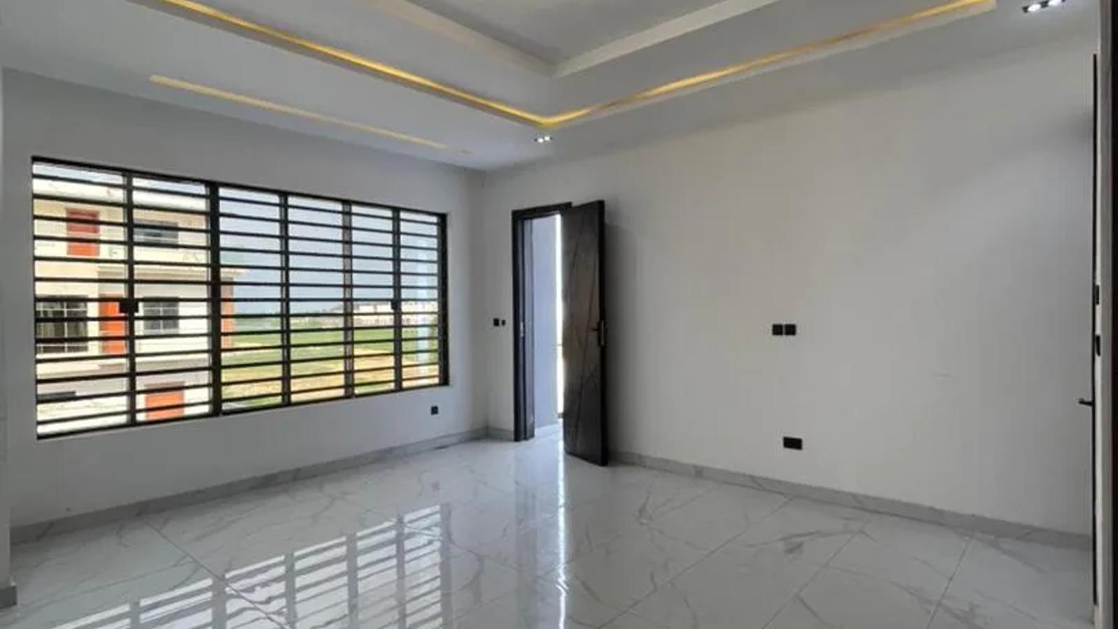 5 Bedroom Fully Detached Duplex