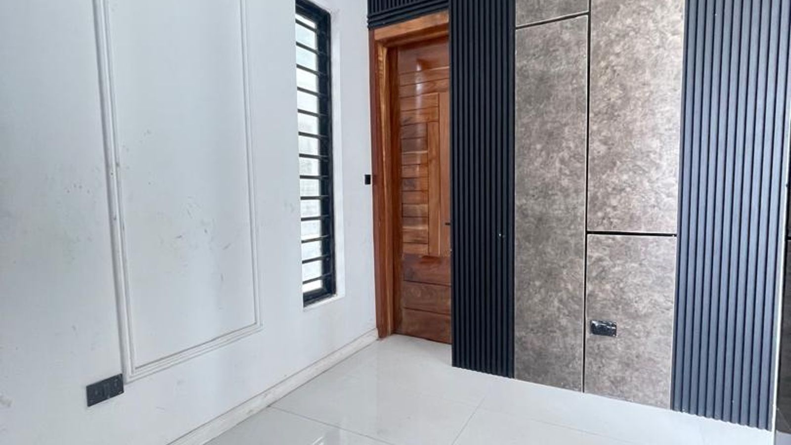 6 Bedroom Fully Detached Duplex