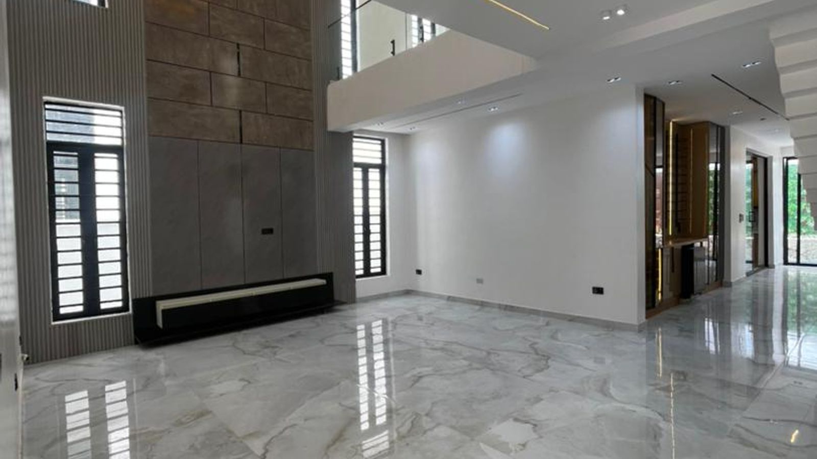 5 Bedroom Fully Detached Duplex