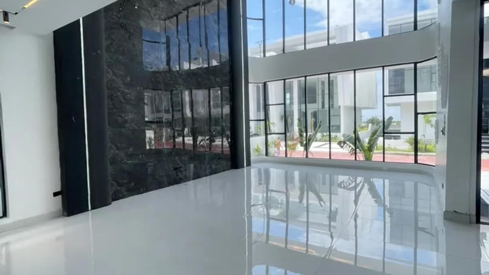 5 Bedroom Fully Detached Duplex