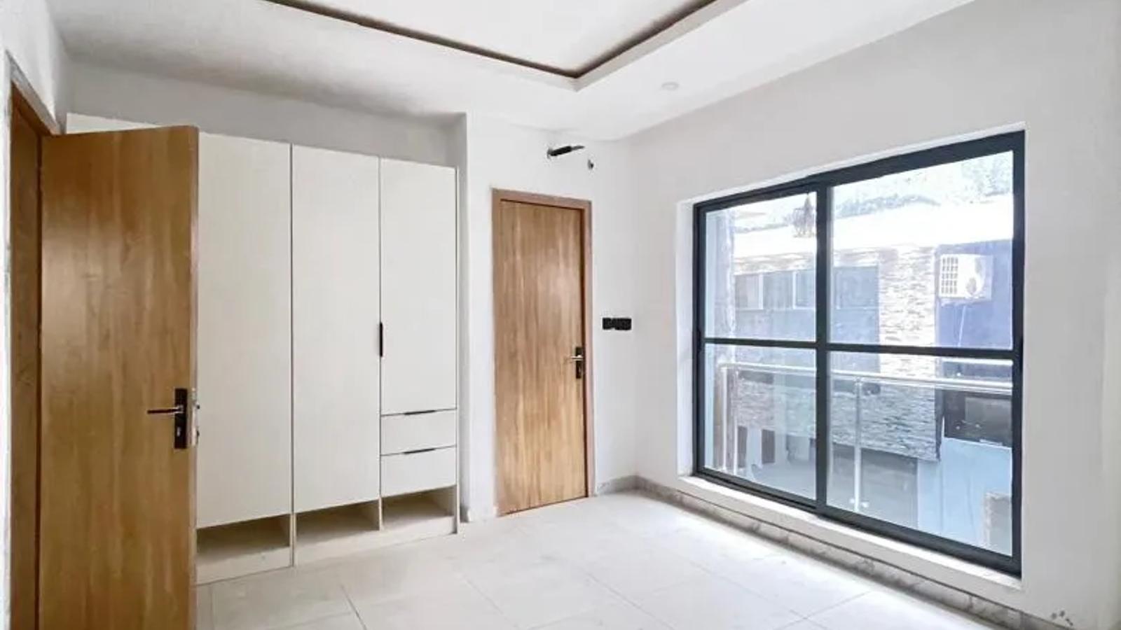 5 Bedroom Semi Detached Duplex